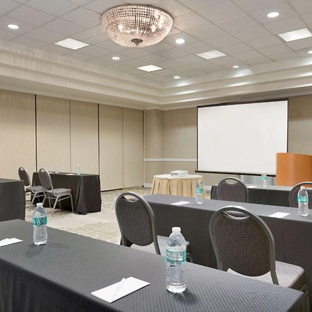 Embassy Suites Newark - Wilmington/South Bagian luar foto